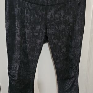 Danskin Charcoal and Black Patterned Capris
